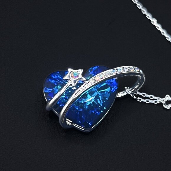 Swarovski Crystal Blue Heart Pendant on Sterling Silver 925 Chain in Gift Box - Picture 6 of 10
